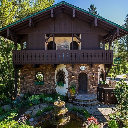 Storybook Riverside Inn Leavenworth Exterior photo